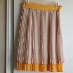 Splash below the knee pleated skirt
